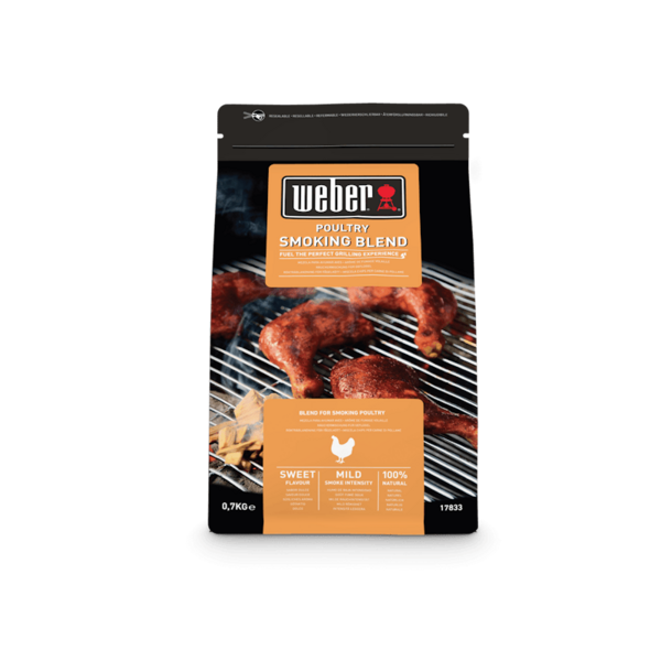 Verpackung von Weber Räucherchips Poultry 700g mit gegrilltem Hühnchen