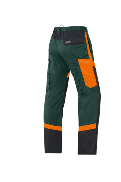 STIHL FS-Schutzhose Protect FS in Grün mit orangefarbenen Details und Taschen
