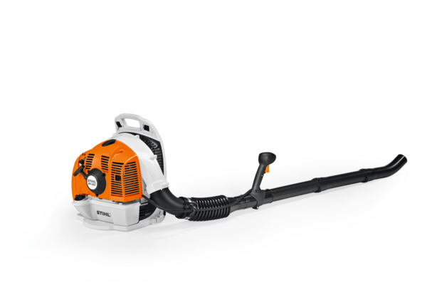 STIHL BR 350 Benzin-Laubbläser auf weißem Hintergrund