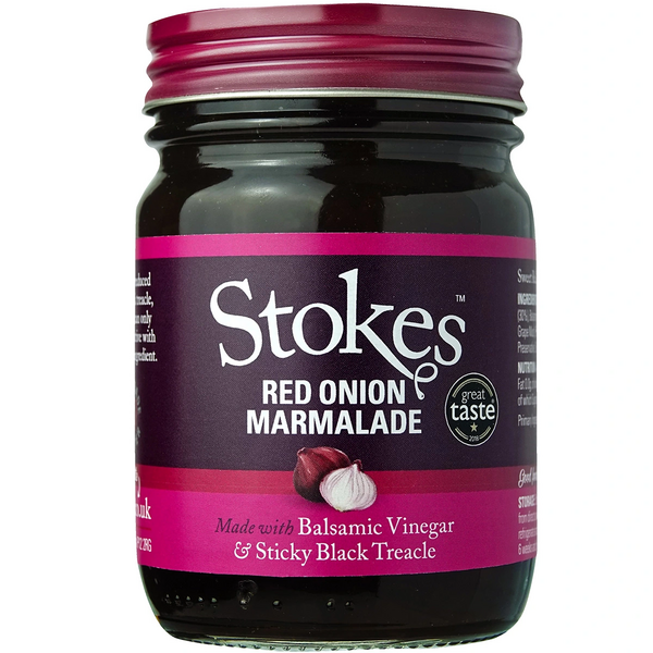 Glas Stokes Red Onion Marmelade mit Etikett und dunkelrotem Deckel