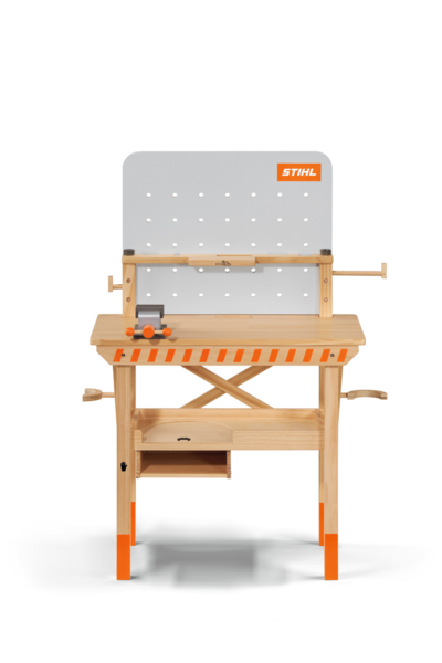 STIHL Kinderwerkbank aus Holz mit grauer Rückwand und orangefarbenen Details