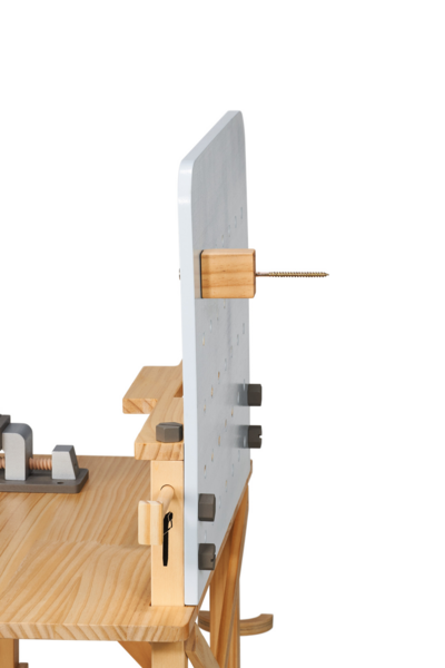 STIHL Kinderwerkbank aus Holz mit Werkzeugen