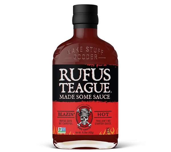 Flasche Rufus Teague Blazin Hot BBQ Sauce mit Totenkopf-Design und Warnhinweisen zur Schärfe