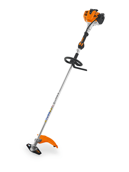 STIHL FS 94 RC-E Motorsense mit Grasschneideblatt auf weißem Hintergrund