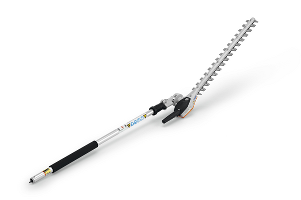 Stihl HL-KM 145° 60 cm Heckenschneider auf weißem Hintergrund
