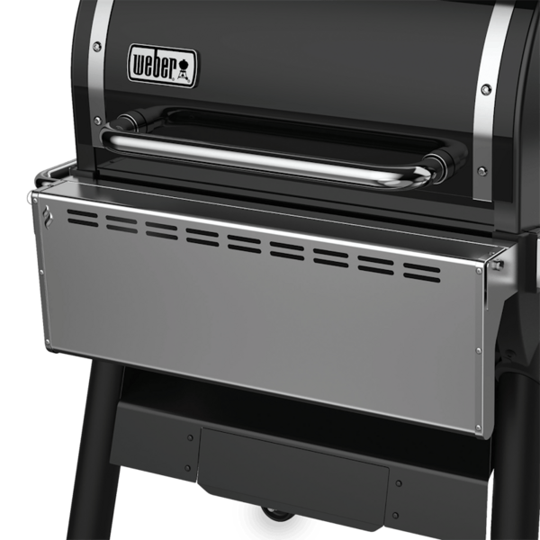 Weber SmokeFire EX4 Fronttisch an einem Holzpelletgrill in ausgeklapptem Zustand
