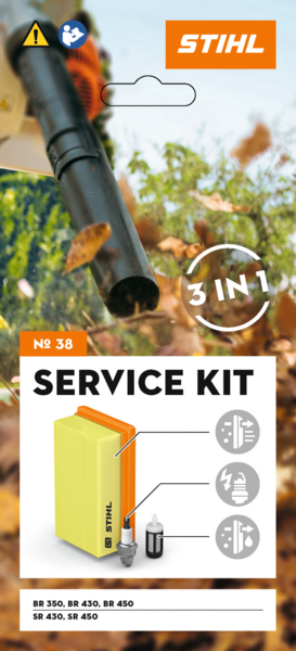 Werbegrafik für STIHL Service Kit 38 mit Laubbläser in Aktion und Darstellung von Kit-Komponenten