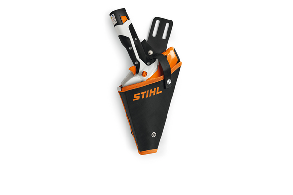 Stihl Holster GTA 26 mit Akku-Gehölzschneider auf weißem Hintergrund
