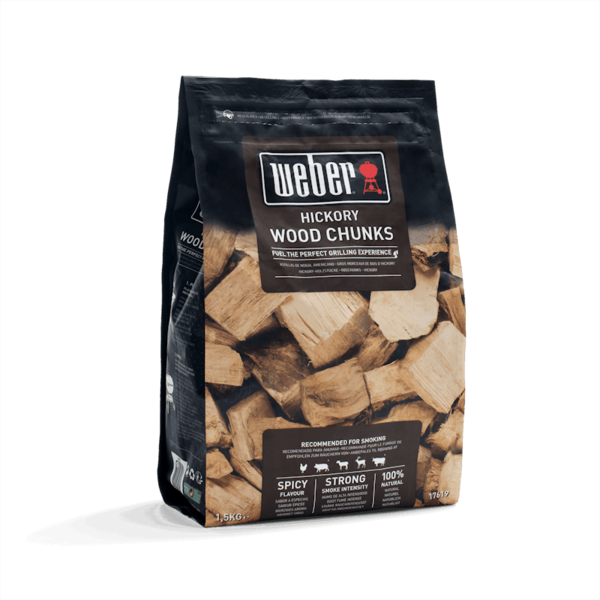 Packung von Weber Hickory Wood Chunks für intensives Raucharoma beim Grillen