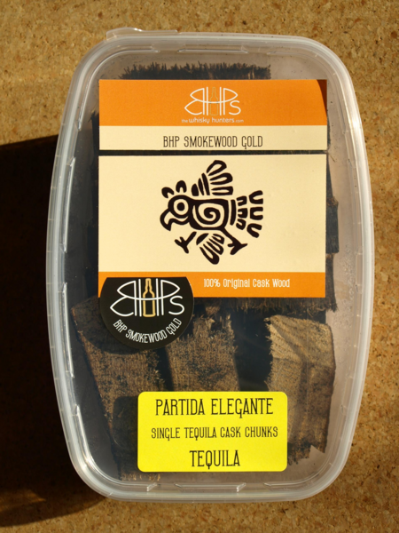 Transparente Box mit BHP Smokewood Gold Tequila Räucherchunks und Produktetiketten
