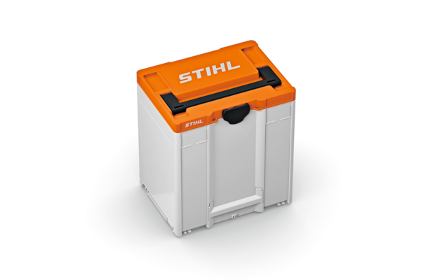 Weiße und orange STIHL Akku-Box L aus dem Systainer3 System mit Logo und Griff