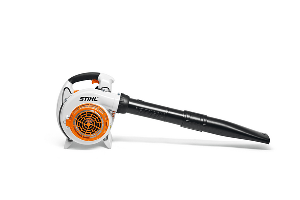 Stihl BG 86 Benzin-Laubbläser auf weißem Hintergrund