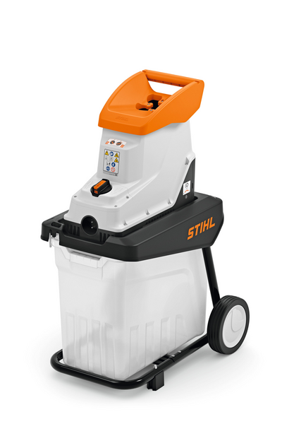 Stihl GHE 140 L Häcksler mit orangefarbener Oberseite und transparentem Sammelbehälter