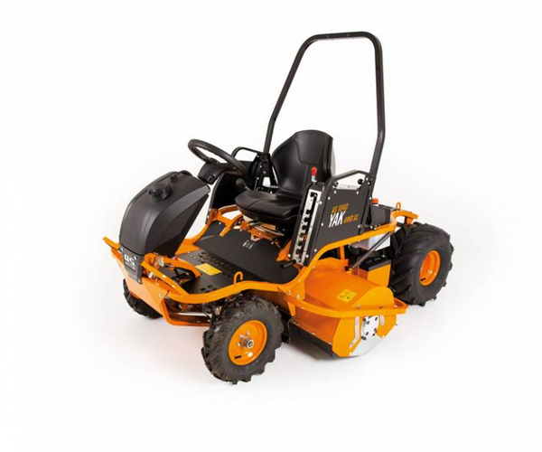 AS 1040 YAK 4WD XL Aufsitzschlegelmäher in Orange und Schwarz auf weißem Hintergrund