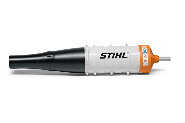 Stihl BG-KM Blasgerät in Studioaufnahme mit Markenlogo und Sicherheitssymbolen