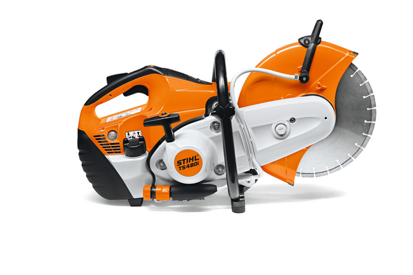 STIHL TS 480i Benzin-Trennschleifer auf weißem Hintergrund
