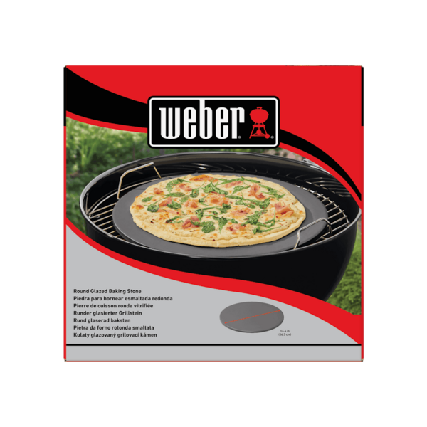 Weber glasierter Pizzastein auf Verpackung mit Pizza auf Grill