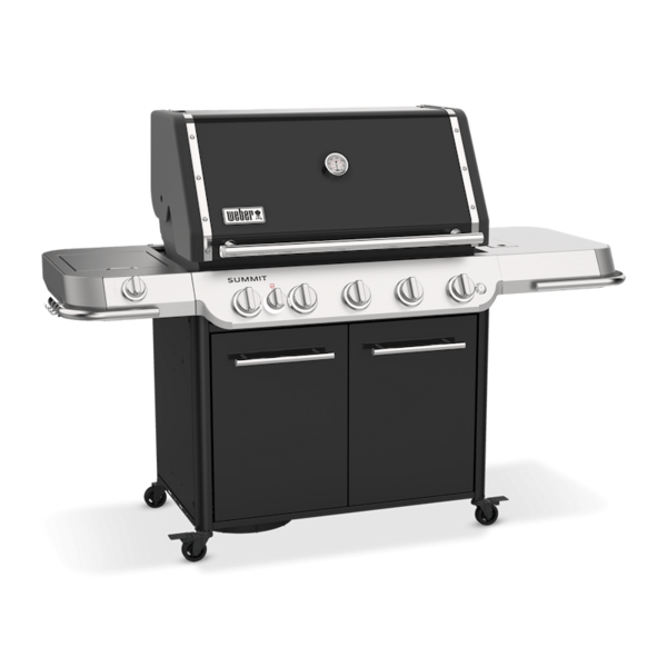 Weber Summit FS38 E Gasgrill in Schwarz mit geschlossenem Deckel und Seitentischen