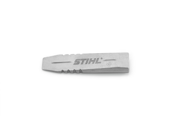 STIHL Fäll- und Spaltkeil aus Aluminium auf weißem Hintergrund