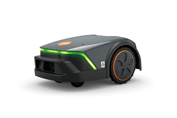 STIHL iMOW 4 EVO Mähroboter in Studioansicht mit LED-Statusanzeige und robusten Rädern