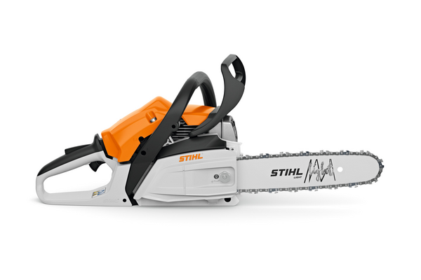 Stihl MS 162 Benzin-Kettensäge auf weißem Hintergrund