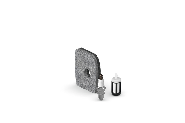 STIHL Service Kit 36 mit Vliesfilter, Zündkerze und Kraftstofffilter auf weißem Hintergrund