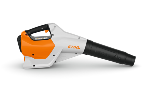 STIHL BGA 160 Akku-Laubbläser in Weiß und Orange mit sichtbarem Logo und Modellkennzeichnung