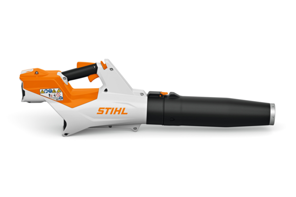 STIHL BGA 60 Akku-Laubbläser in Orange und Weiß auf weißem Hintergrund