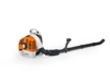 STIHL BR 350 Benzin-Laubbläser auf weißem Hintergrund