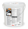 Weißer 25 kg Eimer von STIHL Strahlgranulat SB 90 mit mehrsprachigen Etiketten und Anwendungsbild