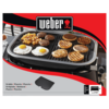 Weber Grillplatte auf Lumin Elektrogrill mit verschiedenen Speisen wie Eier und Burger