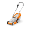 STIHL RMA 235 Akku-Rasenmäher in Weiß und Orange mit klappbarem Holm und Grasfangkorb