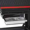 Detailansicht des Weber SEARWOOD XL Holzpelletgrills mit geöffneter Fettauffangschale