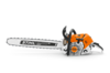 STIHL MS 500i Benzin-Kettensäge auf weißem Hintergrund