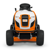 Frontansicht des Stihl RT 6112 ZL Aufsitzmähers in Orange und Weiß