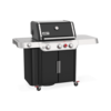 Weber Genesis E-335 Gasgrill in Schwarz mit Edelstahlakzenten und roten Bedienelementen