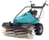 Türkise Kehrmaschine KM HVR plus mit breiter Bürste und hydrostatischem Antrieb