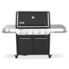 Weber Summit FS38 E Gasgrill in Schwarz mit geschlossenem Deckel und Seitenbrenner
