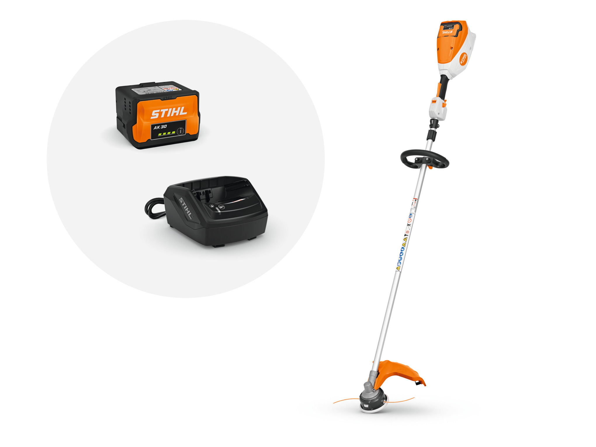 Stihl FSA 80 R Motorsense mit Akku AK 30 und Ladegerät AL 101 auf weißem Hintergrund