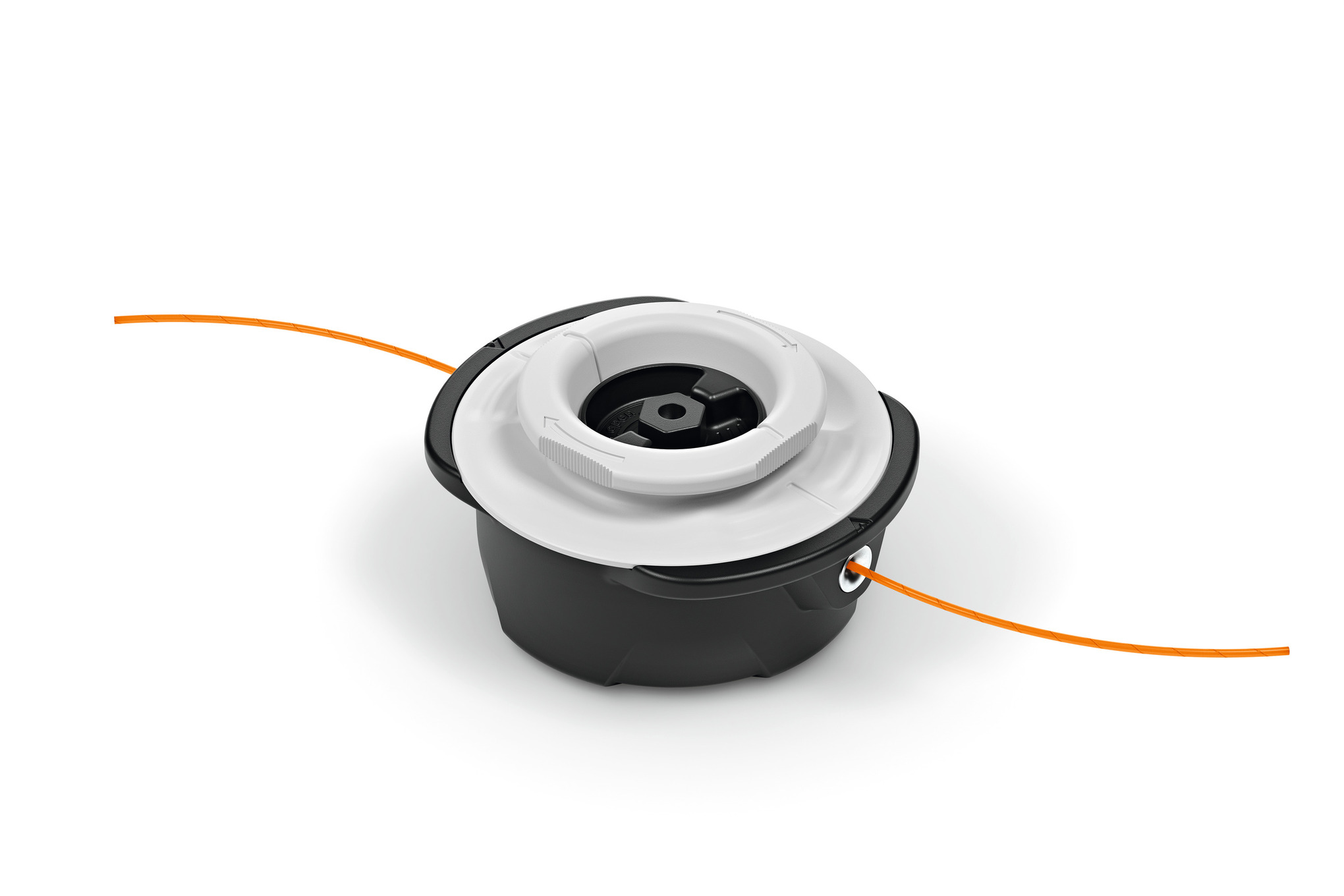 STIHL TrimCut C 32-2 Mähkopf von oben, schwarze Basis, weißer Deckel, orange Mähfäden