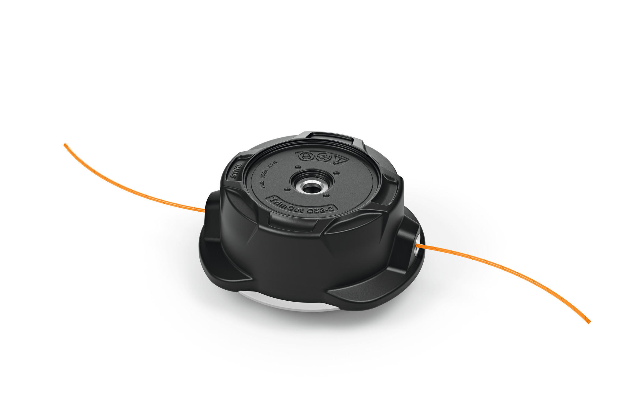 STIHL TrimCut C 32-2 Mähkopf auf weißem Hintergrund mit orangen Mähfäden