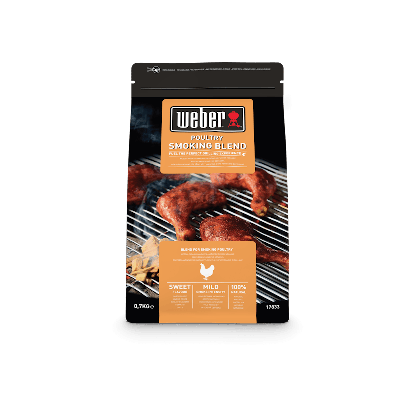 Verpackung von Weber Räucherchips Poultry 700g mit gegrilltem Hühnchen