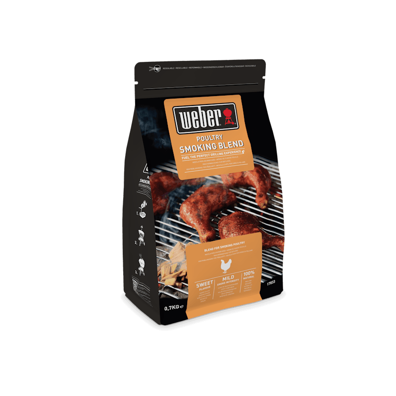 Verpackung von Weber Räucherchips Poultry 700g mit gegrilltem Hühnchen