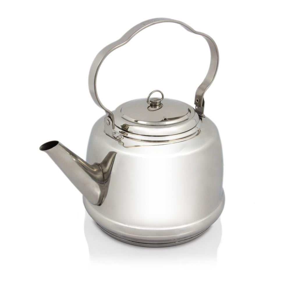 Edelstahl Petromax Teekessel tk1 mit 1,5 Liter Volumen auf weißem Hintergrund