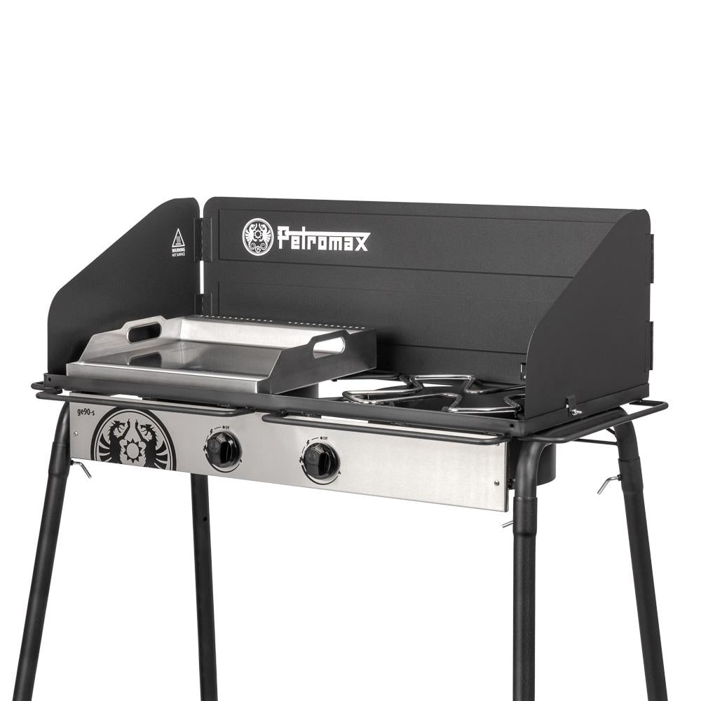 Petromax Gastisch mit Edelstahl Plancha Grillplatte und drei Brennern