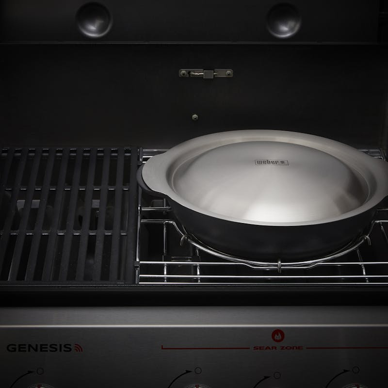 Weber CRAFTED Wok auf Genesis Grill mit Sear Zone Funktion