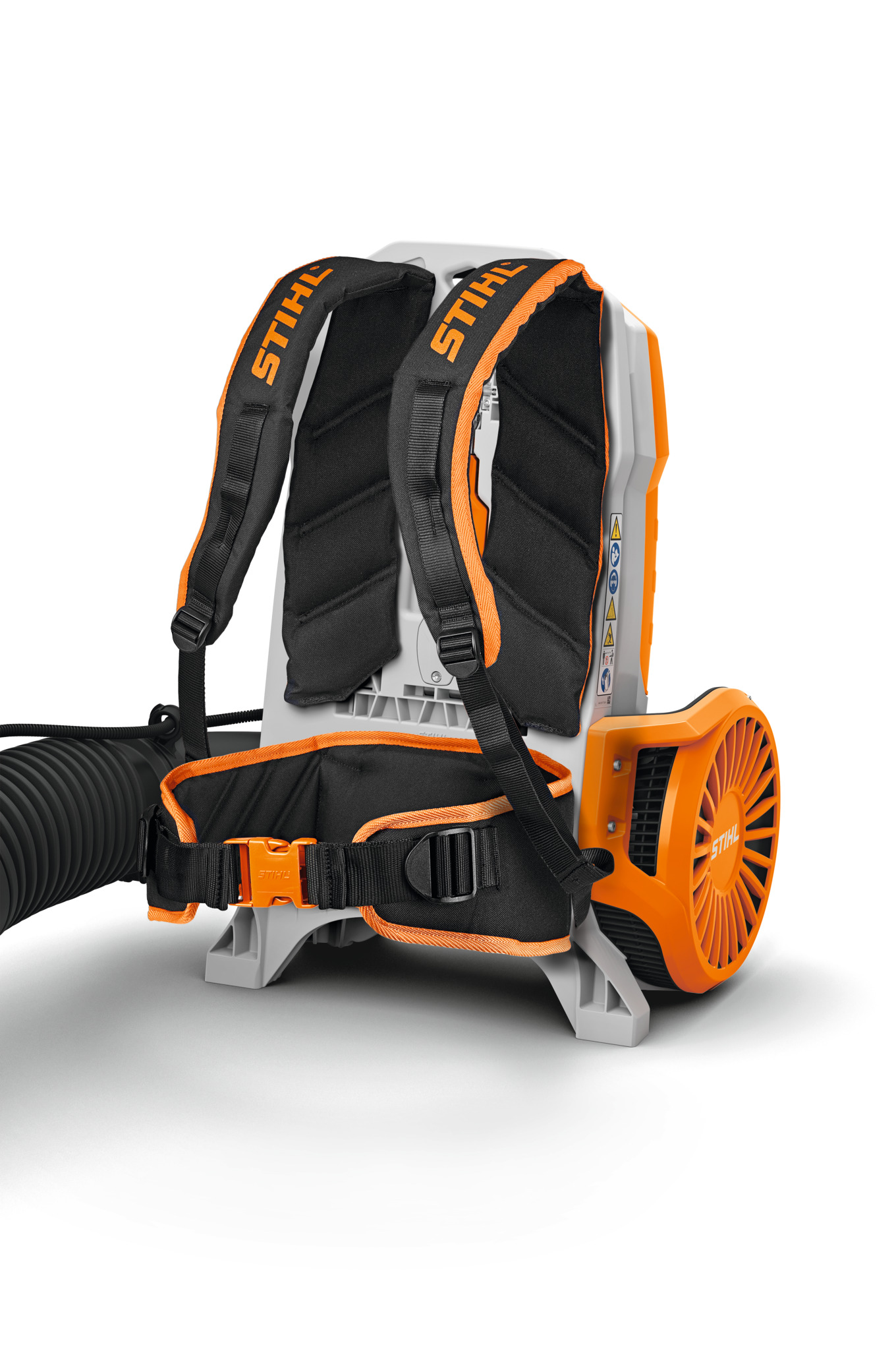 Rückentragbarer Stihl BGA 300 Akku-Laubbläser mit ergonomischem Tragsystem und Bedieneinheit