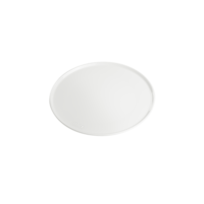Weißer Weber Porzellan-Pizzateller auf einfarbigem Hintergrund