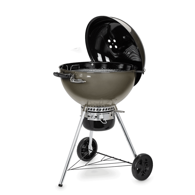 Weber Master-Touch GBS C-5750 Holzkohlegrill in Smoke Grey mit geöffnetem Deckel und sichtbarem Thermometer