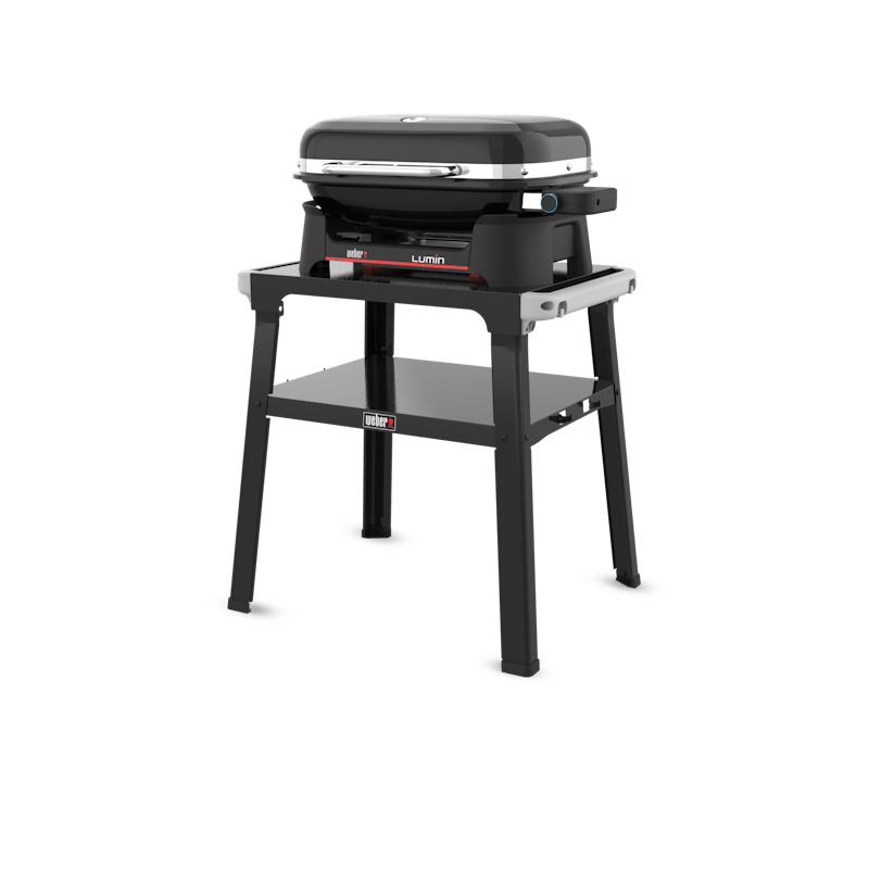 Weber LUMIN Elektrogrill auf Stand in modernem Design für Outdoor-Kochen